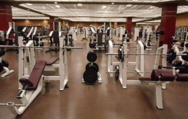 パーソナル、スポーツ、トレーニング、フィットネス。ジムの多様な開業を解説します